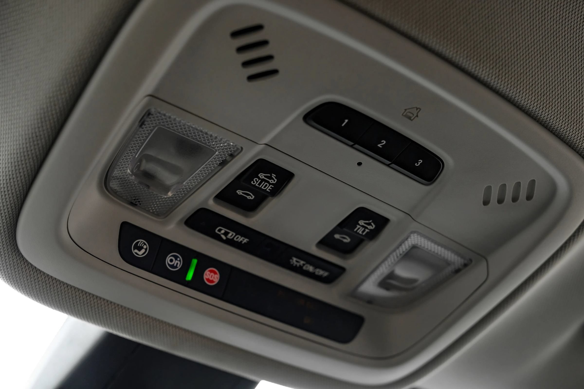 Used 2018 Chevrolet Traverse LT FWD image 42