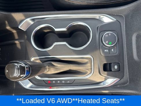 Used 2018 Chevrolet Traverse Premier w/ Redline Edition AWD/4WD image 19
