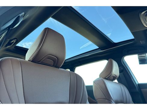 Certified 2025 Toyota Crown Signia image 19