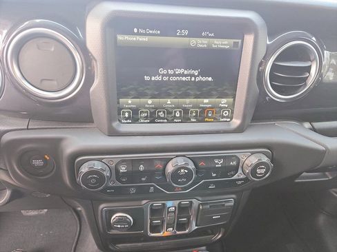 Used 2023 Jeep Wrangler Altitude image 25