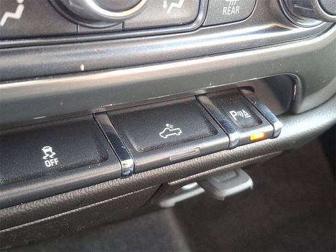 Used 2018 Chevrolet Silverado 1500 LT w/ All Star Edition image 20