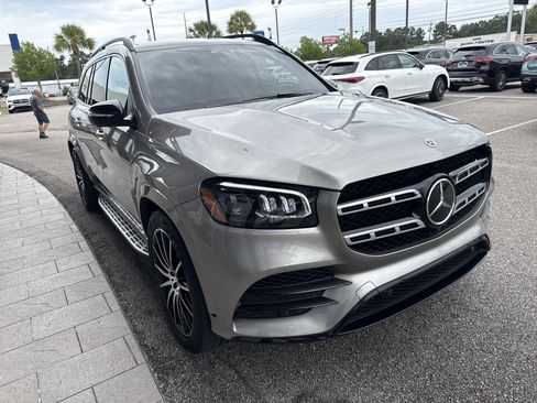 Used 2023 Mercedes-Benz GLS 450 4MATIC w/ AMG Line Exterior image 5