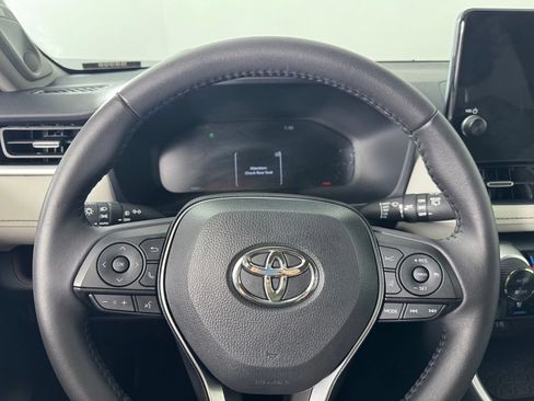 Used 2025 Toyota RAV4 Limited AWD/4WD image 12