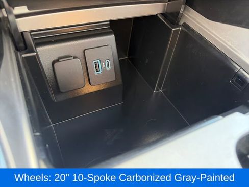 Used 2024 Ford Explorer XLT w/ Equipment Group 202A image 26