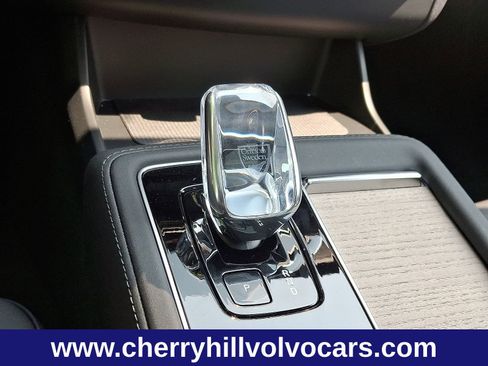 New 2025 Volvo XC90 B6 Plus w/ Protection Package Premier image 17