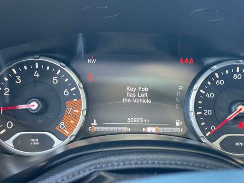 Used 2019 Jeep Renegade Trailhawk w/ Cold Weather Group II AWD/4WD image 16