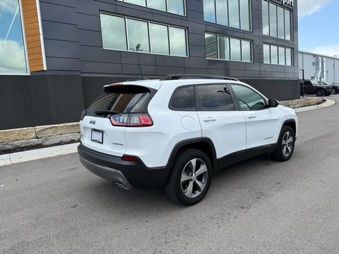 Used 2022 Jeep Cherokee Limited AWD/4WD image 3