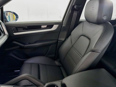 Certified 2026 Porsche Cayenne S AWD/4WD image 30