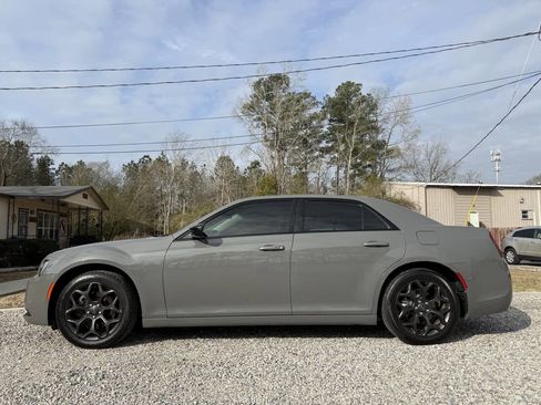 Used 2019 Chrysler 300 Touring w/ Sport Appearance Package image 1