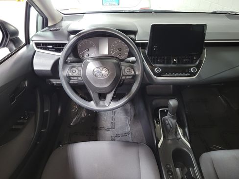Used 2025 Toyota Corolla LE FWD image 13