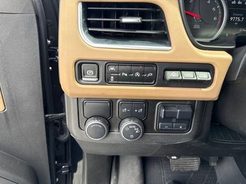 Used 2021 Chevrolet Suburban Premier w/ Premium Package RWD image 10