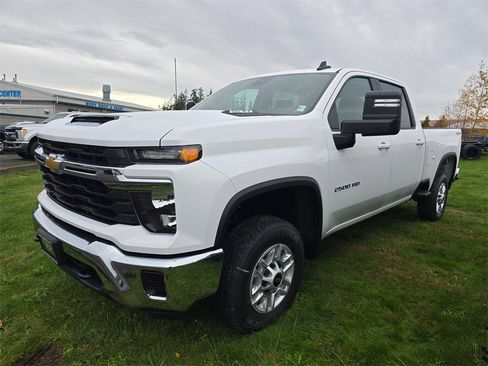 New 2026 Chevrolet Silverado 2500 LT image 7