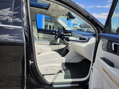 Used 2026 Buick Enclave Avenir w/ Super Cruise Package AWD/4WD image 16