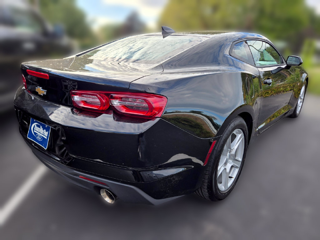 Used 2023 Chevrolet Camaro LT RWD image 9