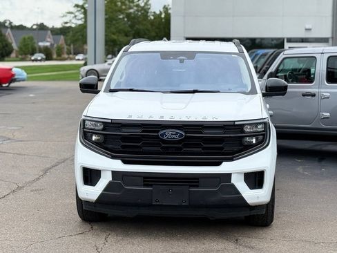 Used 2025 Ford Expedition Active AWD/4WD image 34