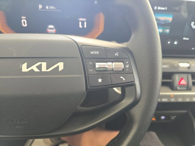 Certified 2025 Kia K4 FWD image 18