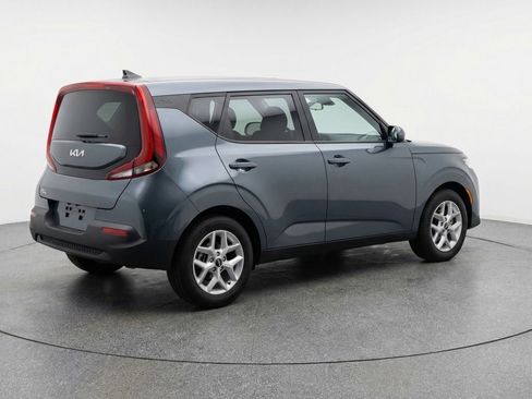 Used 2025 Kia Soul LX w/ LX Technology Package FWD image 9
