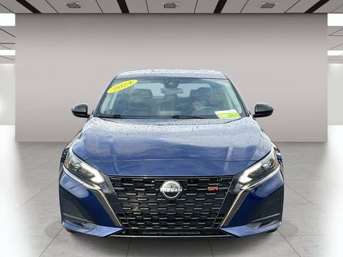 Used 2024 Nissan Altima 2.5 SR FWD image 9