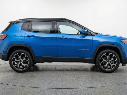 Used 2025 Jeep Compass Limited AWD/4WD image 11