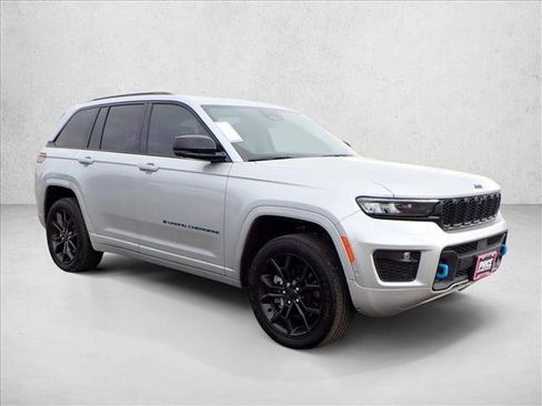 Used 2024 Jeep Grand Cherokee Limited 4xe image 6