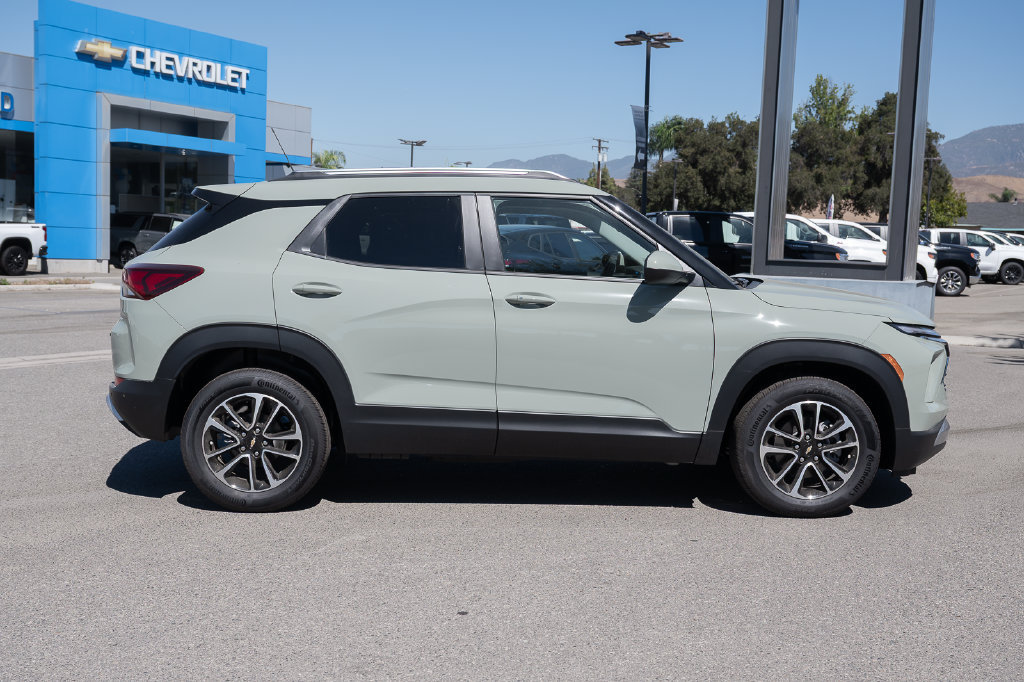 New 2026 Chevrolet TrailBlazer LT w/ Driver Confidence Package FWD image 3