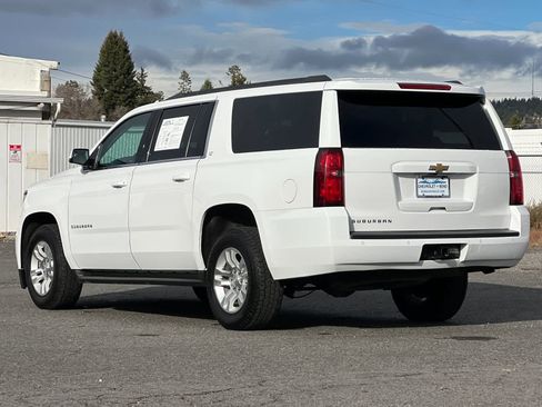 Used 2017 Chevrolet Suburban LT image 6
