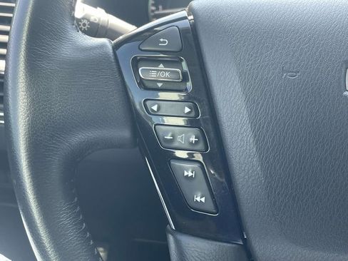 Used 2022 Nissan Armada SL RWD image 24