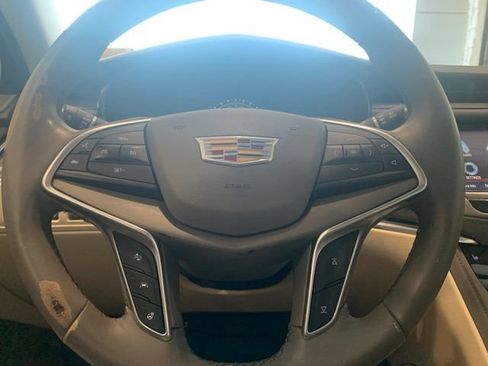 Used 2018 Cadillac XT5 Luxury w/ Driver Awareness Package AWD/4WD image 13