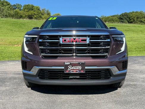 Used 2025 GMC Acadia Elevation image 11