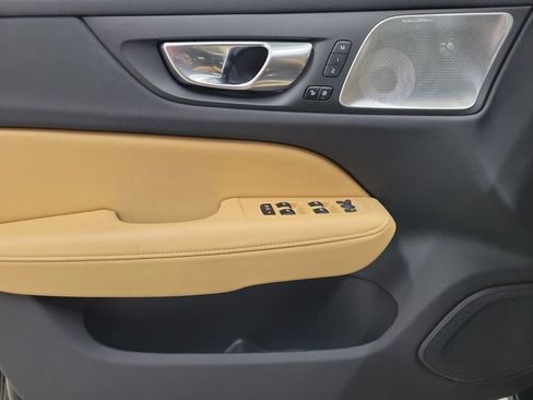 New 2026 Volvo V60 B5 Cross Country Ultra w/ Protection Package Premier image 21