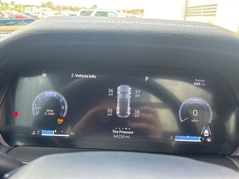 Used 2024 Jeep Grand Cherokee Limited w/ Luxury Tech Group II image 18