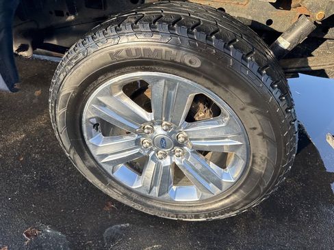 Used 2019 Ford F150 XLT w/ Equipment Group 302A Luxury image 5