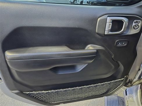 Used 2019 Jeep Wrangler Unlimited Rubicon image 16