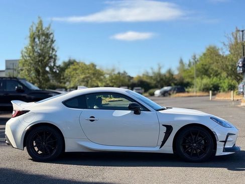 Certified 2025 Toyota GR86 Premium w/ ALL Weather Mat Package (TMS) RWD image 6