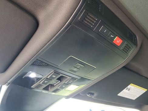 Used 2024 Volkswagen Tiguan SE R-Line image 32