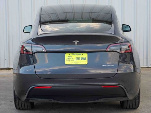Used 2024 Tesla Model Y Long Range AWD/4WD image 50