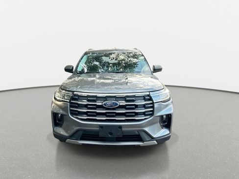 Used 2025 Ford Explorer Active w/ Active Comfort Package AWD/4WD image 3