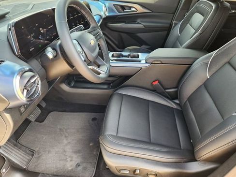 New 2026 Chevrolet Equinox EV LT w/ Convenience Package II FWD image 10