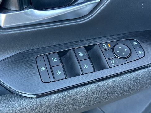 Used 2025 Nissan Kicks SV FWD image 14
