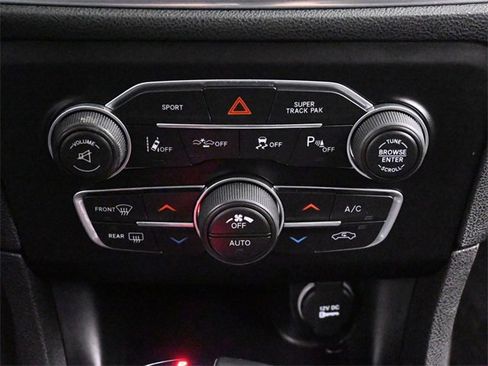 Used 2016 Dodge Charger R/T image 32