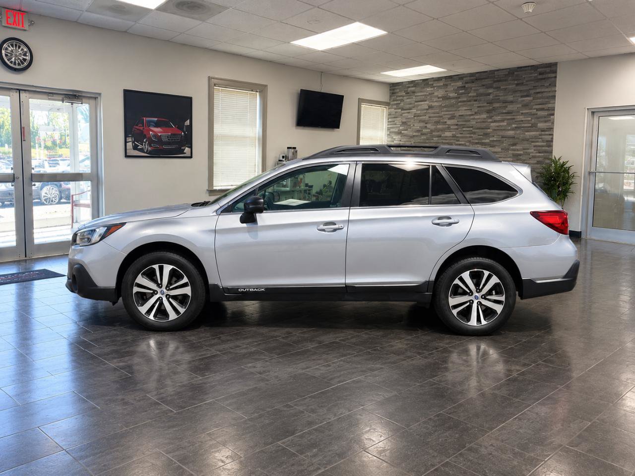 Used 2018 Subaru Outback 2.5i Limited AWD/4WD image 5