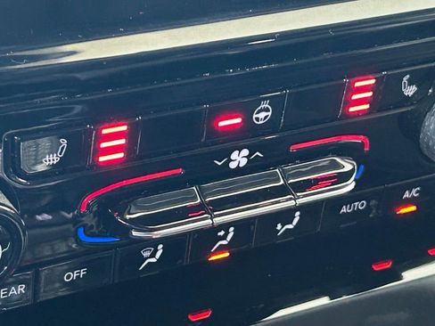 Used 2023 Jeep Grand Cherokee L Limited image 48