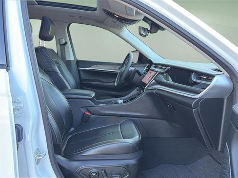 Used 2023 Jeep Grand Cherokee 30th Anniversary image 13