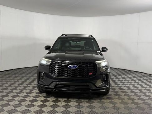 Used 2025 Ford Explorer ST AWD/4WD image 5