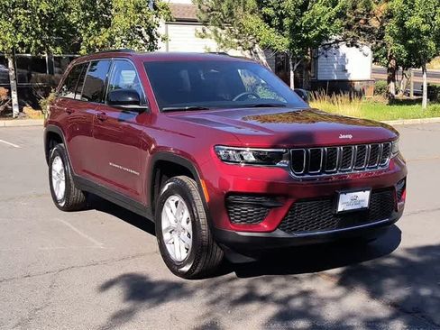 New 2025 Jeep Grand Cherokee Laredo X w/ Luxury Tech Group I image 3