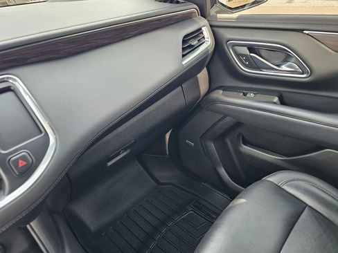 Used 2021 Chevrolet Tahoe Z71 w/ Luxury Package AWD/4WD image 29