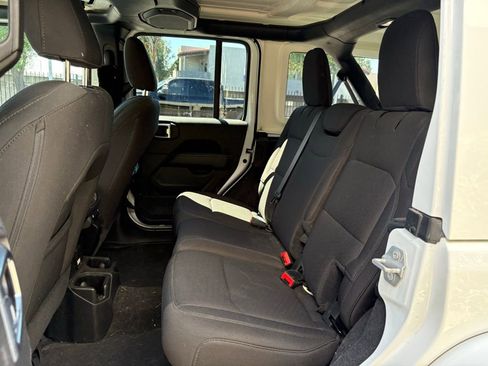 Used 2023 Jeep Wrangler Sahara w/ Cold Weather Group image 11