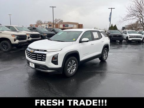 Used 2025 Chevrolet Equinox LT image 2