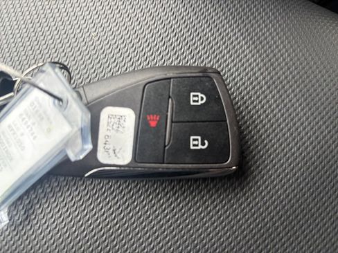 Used 2025 Chevrolet Equinox LT image 22