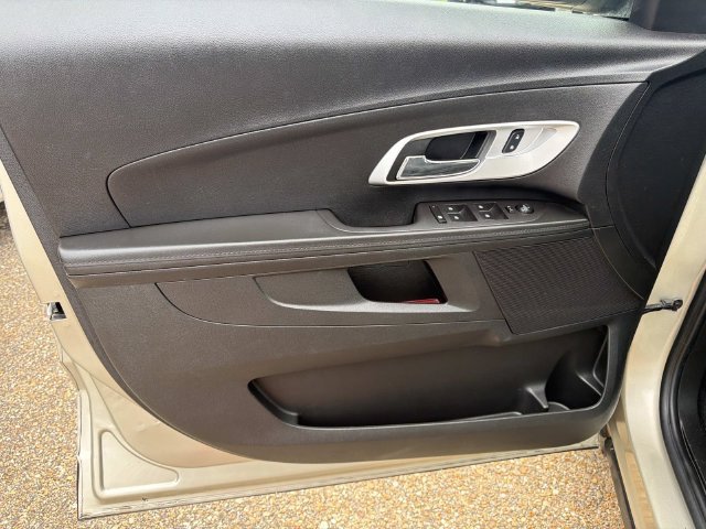 Used 2016 Chevrolet Equinox LS FWD image 24